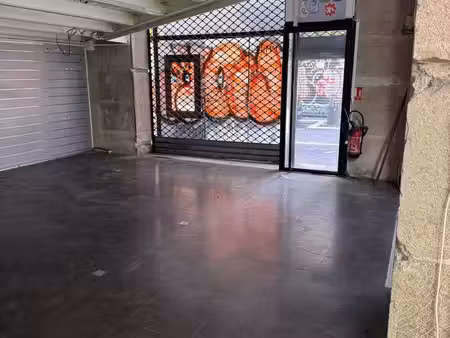 local commercial 126 m² marseille