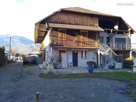 maison la plaine de monthion