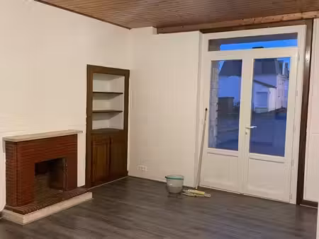 loue maison de village sans jardin