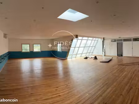 local commercial 220 m² aubagne