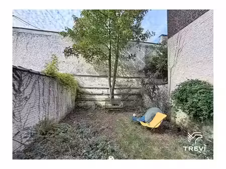 appartement à louer avec terrasse et jardin   saint-gilles (vbe80437)