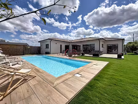 maison de luxe à vendre à camblanes-et-meynac
