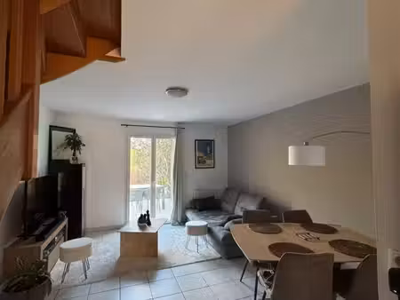 location maison t3 avec jardin en résidence sécurisée - copropriété avec piscine