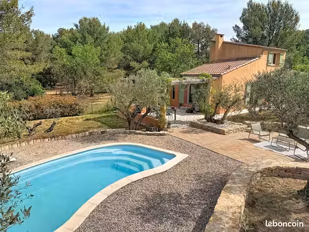 maison 5 pièces 110 m² avec piscine et terrain 2500 m²
