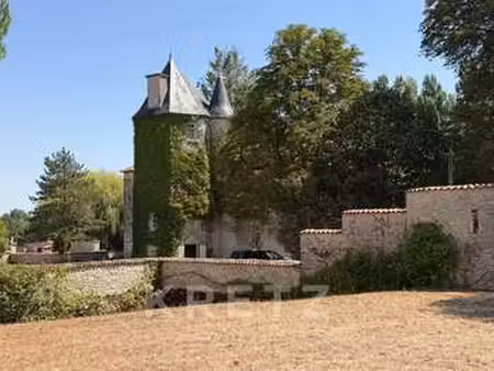 vente demeure d'exception piscine à fontenille-saint-martin-d'entraigues (79110) : à vendr