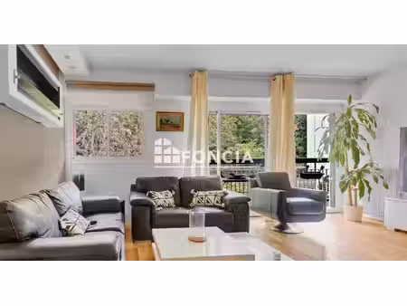 à vendre – appartement 3 pièces entièrement rénové