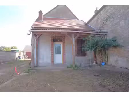 immeuble sur la commune de senan comprenant 3 logements t3 