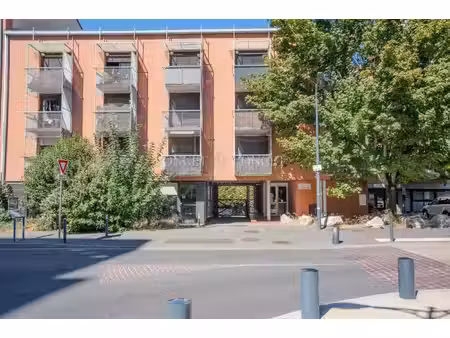 toulouse – t1 avec terrasse sans vis-à-vis et parking privatif