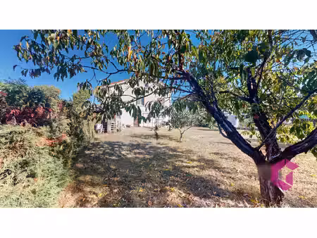 maison sur sous sol avec 3 ou 4 ch  terrain 900 m2