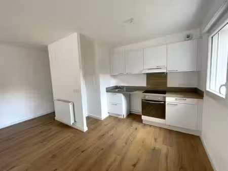 brest lambezellec - 105 rue de lanroz - appartement t3 récent de 64m² avec une place de pa