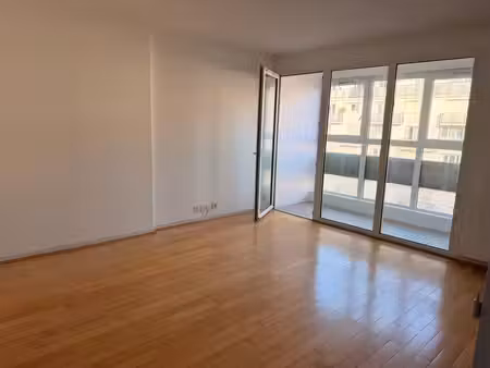 beau 3pièces de 67 m2 a louer centre ville