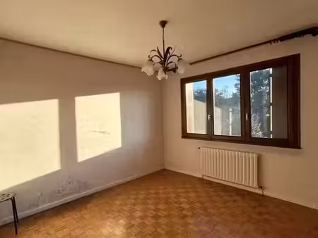 appartement de 96m2 avec une terrasse de 15m2 saint-priest