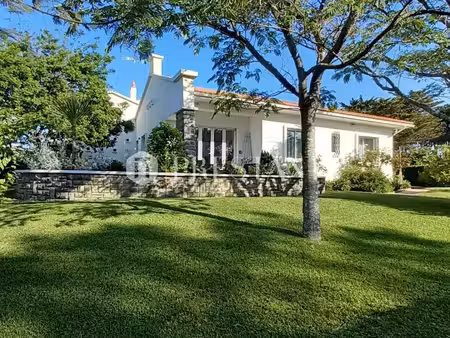 chiberta emplacement recherché  grande parcelle paysagée et arborée avec maison et piscine
