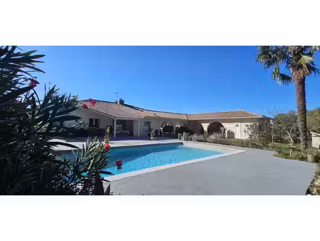 maison contemporaine t6 avec piscine sur terrain 3292 m2