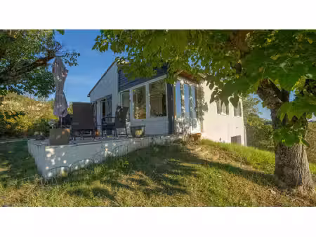 maison contemporaine de 57 m2 avec une véranda  un salon/sal