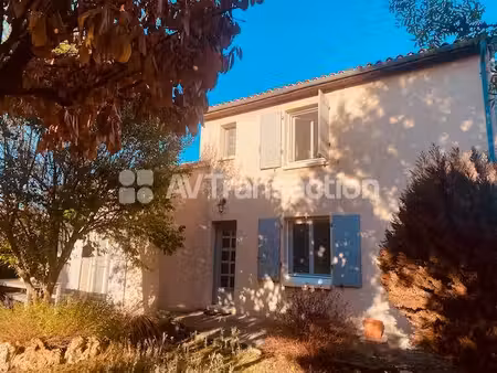 maison rénovée avec goût aux portes de cognac