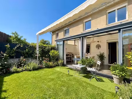maison recente 3ch + veranda + jardin + garage + 2 pkgs