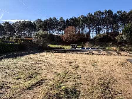 beau terrain plat viabilisé à tosse de 588 m²  prêt à construire
