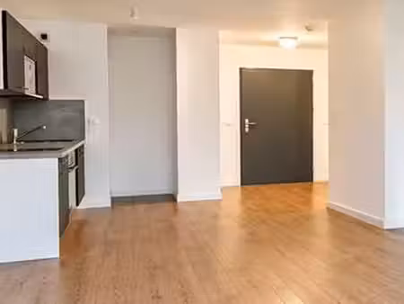 location appartement 2 pièces à angers (49000) : à louer 2 pièces / 39m² angers