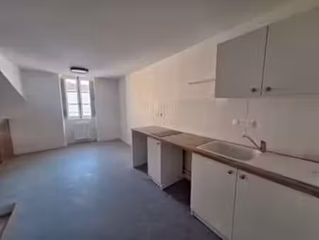 location appartement t1 à saint-laurent-sur-sèvre (85290) : à louer t1 / 28m² saint-lauren