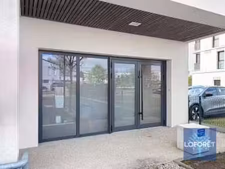 location bureaux et commerces à saint-gilles-croix-de-vie croix de vie (85800) : à louer /