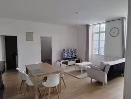 location appartement 4 pièces à blaye (33390) : à louer 4 pièces / 90m² blaye