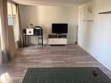 location appartement 3 pièces à combs-la-ville (77380) : à louer 3 pièces / 74m² combs-la-