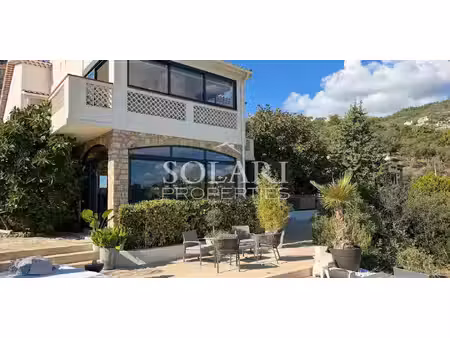 villa avec piscine en bord de mer mandelieu-la-napoule (06)