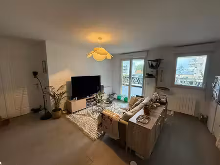 location appartement 3 pièces  60.00m²  chelles