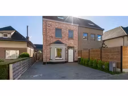 maison à vendre à lier pour € 439.000 avec 3 chambres à coucher