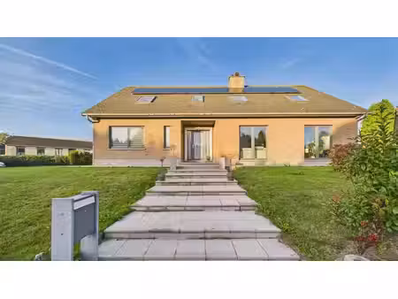 spacieuse et lumineuse villa