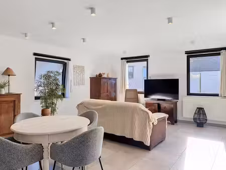 appartement 2 chambres avec terrasse - marche (centre)