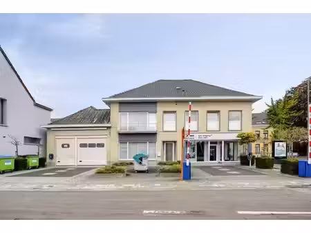 propriété polyvalente avec maison spacieuse  propriété comme