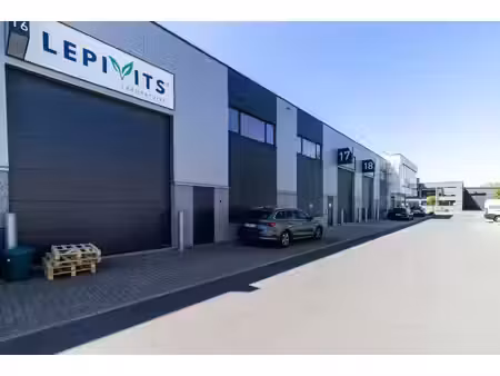 zoning nord- unité pme 144m² + 40m² bureau aménagé + p