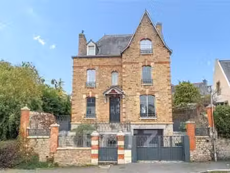 vente demeure d'exception à ploemeur centre ville (56270) : à vendre / 199m² ploemeur cent