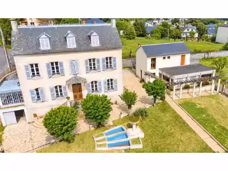 ensemble immobilier de caractère à deux pas du centre-ville
