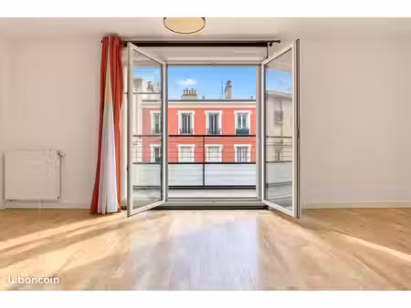 montrouge – superbe studio rénové avec balcon
