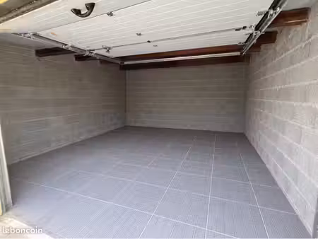 garage individuel 25m2 -fenouillet-sécurisé -porte neuve