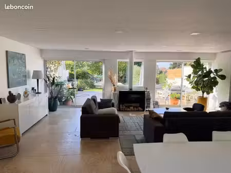 linselles centre – maison de caractère 210 m² — 7 pièces – jardin – studio – garage 539 00