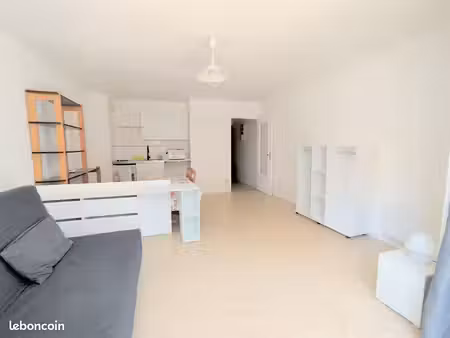 studio meublé 30 m2 avec parking – nantes centre
