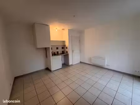 studio 1 pièce 19 m²