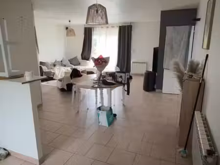 location de pap  maison individuelle avec jardin  séjour climatisé