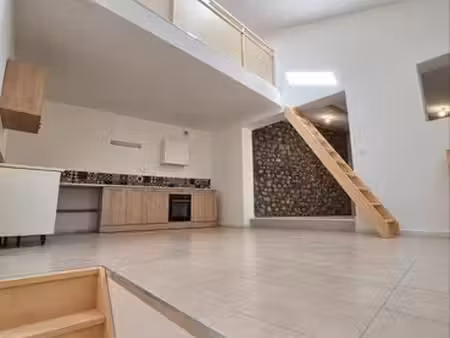 tréscleoux a louer maison en pierre 115 m2