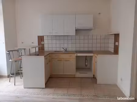 studio 1 pièce 28 m²