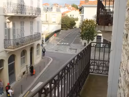 a l'année t4 meublé hyper centre de biarritz