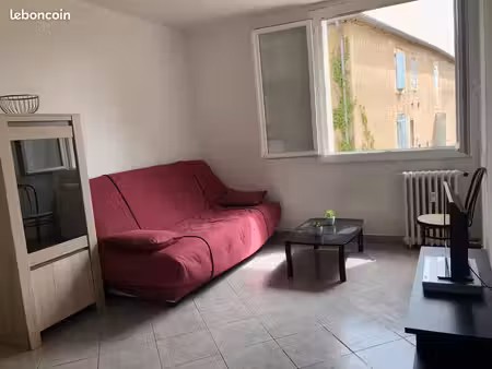 t2 meublé pour étudiant dans le centre de cahors
