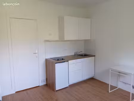 garches – studio meublé 20 m² avec parking | calme sur jardin