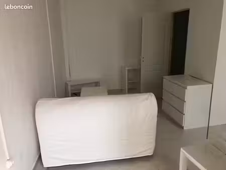 loue studio de 22 m² centre-ville d’orange