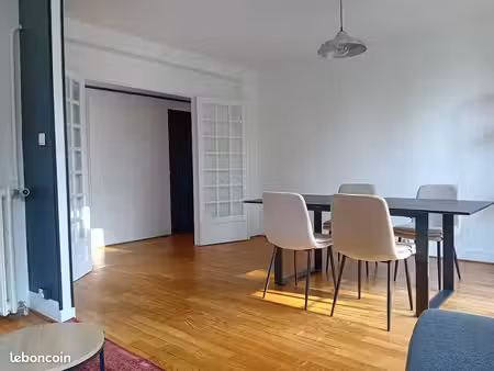 t3 lumineux rénové et meublé quimper - colocation possible
