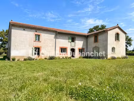 propriété de caractère d'environ 240m2 au coeur de la nature - mornand en forez (42600)